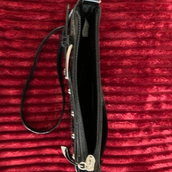 Beijo Business Class London Paris New York Buckle Black Crossbody (Pre Owned) - Picture 2 of 4